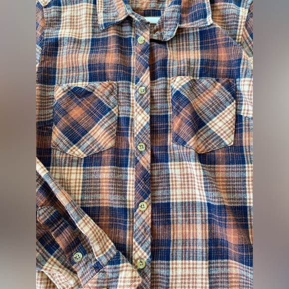EUC Victory Outfitters Plaid Button-Up flannel Shirt - Picture 6 of 14